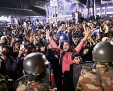 Bangladeş’te Sharif Osman Hadi’nin ölümü sonrası gazete binaları ateşe verildi