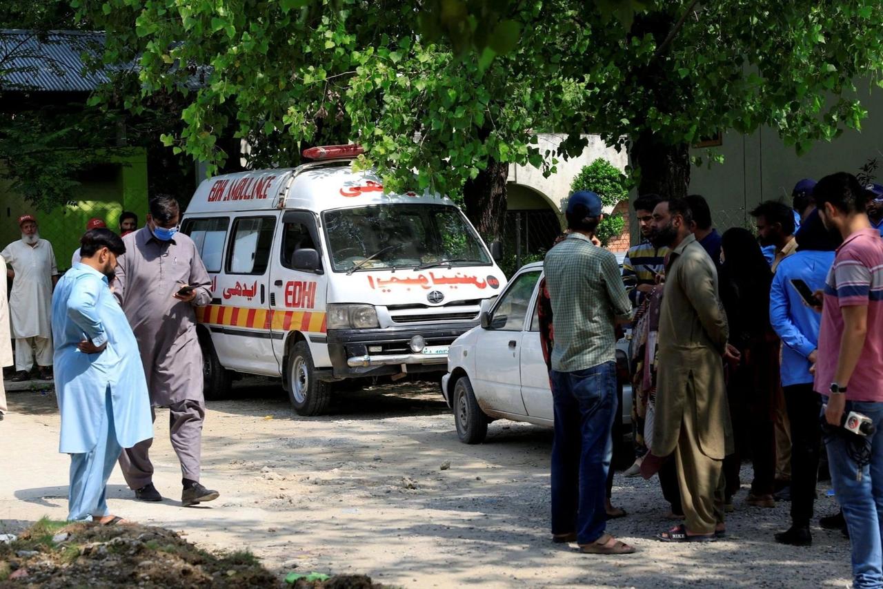 Pakistan'da hastanede yangın: 15 bebek öldü