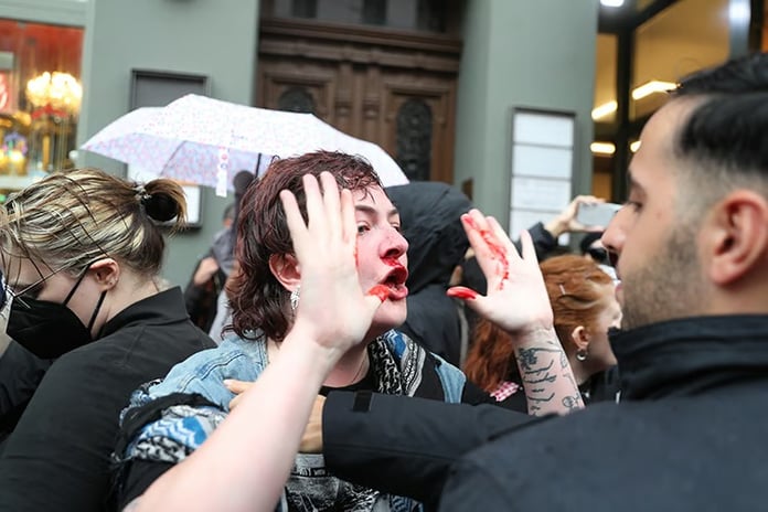 Berlin polisi Filistin'e destek gösterisi düzenleyen gruba saldırdı