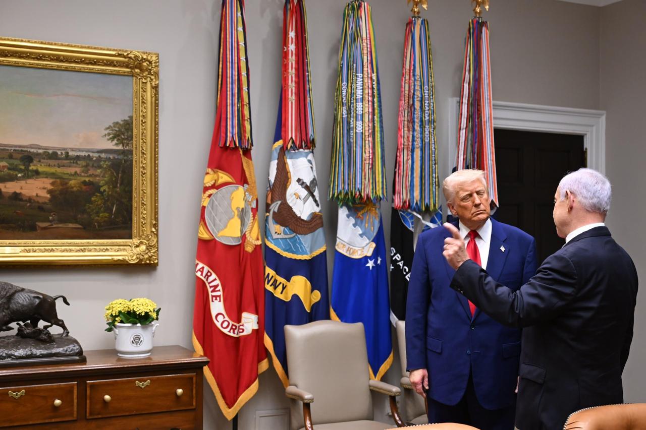 ABD Başkanı Donald Trump, başkent Washington'daki Beyaz Saray'da İsrail Başbakanı Binyamin Netanyahu ile bir araya geldi. (AA)