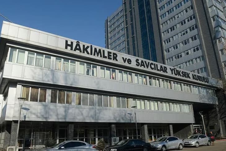 Hakim ve savcıların görevde yükselme kararları Resmi Gazete'de yayımlandı