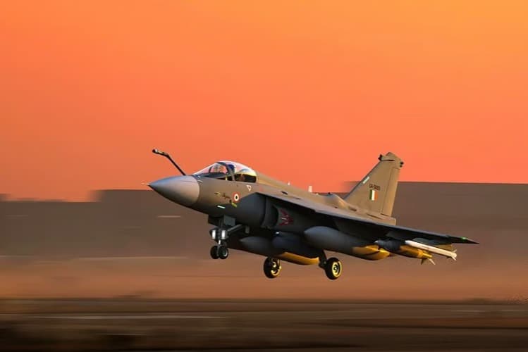 Hindistan F-404 motorları için yerli bakım merkezi kuruyor