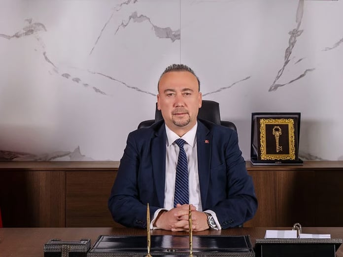 Uşak Belediye Başkanı Özkan Yalım rüşvet ve yolsuzluk soruşturmasında tutuklandı