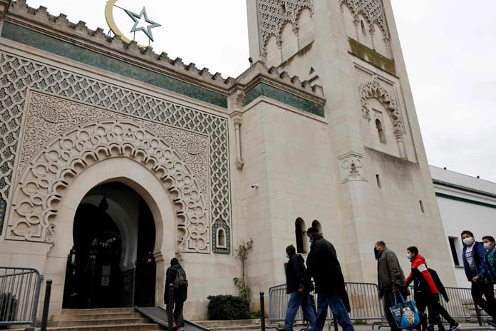 İslam düşmanlığının arttığı Fransa'da camiye saldırı