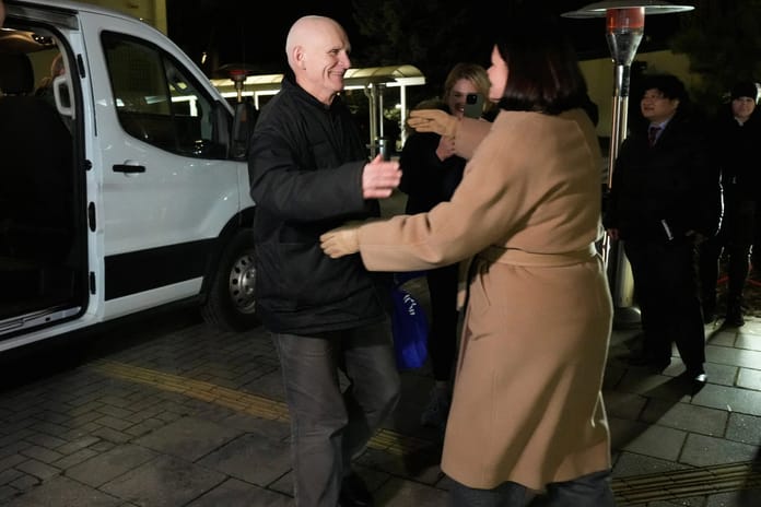 Yaptırımların kaldırılması karşılığında siyasi mahkumlara özgürlük