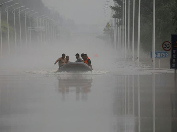 Çin'de sel felaketi: Yüzlerce ev ve köprü hasar gördü