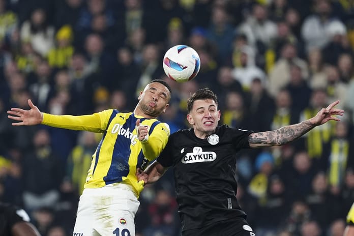 Namağlup Fenerbahçe, Rize deplasmanında