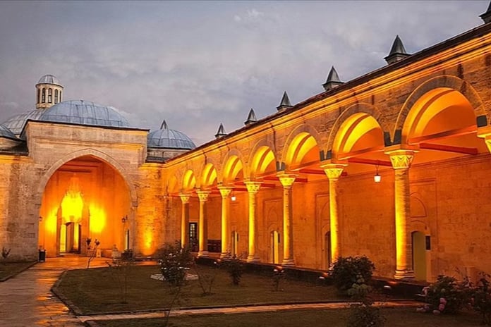 Sultan II. Bayezid Külliyesi Sağlık Müzesi artık geceleri de ziyaret edilebilecek