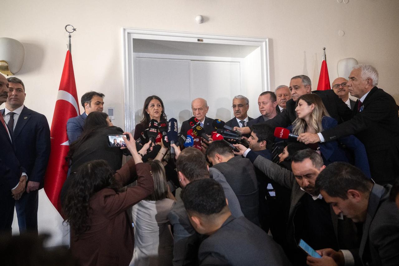 MHP lideri Bahçeli'den DEM Parti'ye kabul: "Her cümlesine imzamı atıyorum"