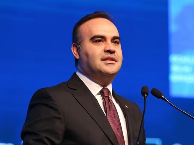 Bakan Kacır: Türkiye yapay zekaya liderlik edecek