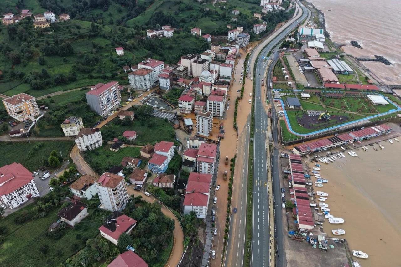 Rize’de sağanak, sel ve taşkınlara yol açtı