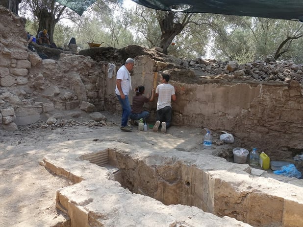 Antandros Antik Kenti'nde villadan vaftizhaneye çevrilen Roma yapısı bulundu