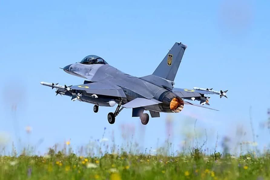 Ukrayna’ya F-16 ve hava savunma takviyesi