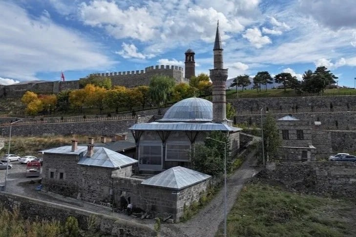 Erzurum'daki Kurşunlu Cami ve Medresesi restore ediliyor