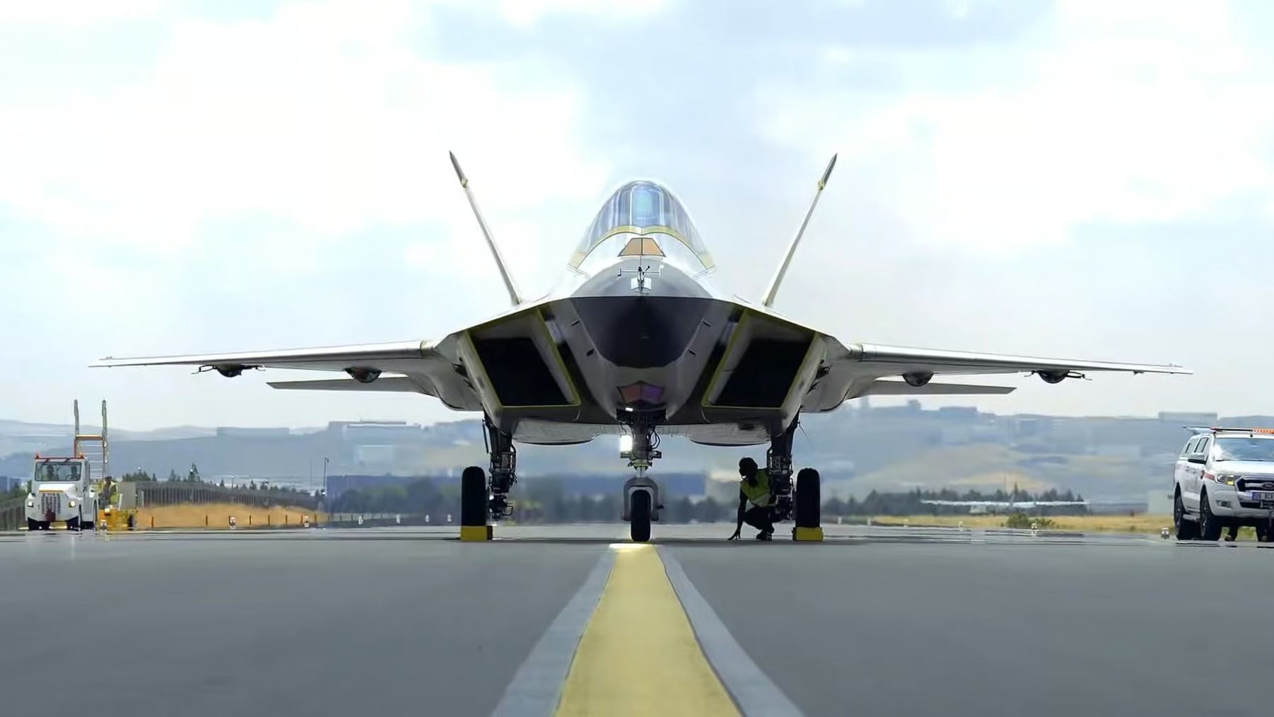 Türkiye’s KAAN P1 Fighter Jet Prototype Successfully Taxis