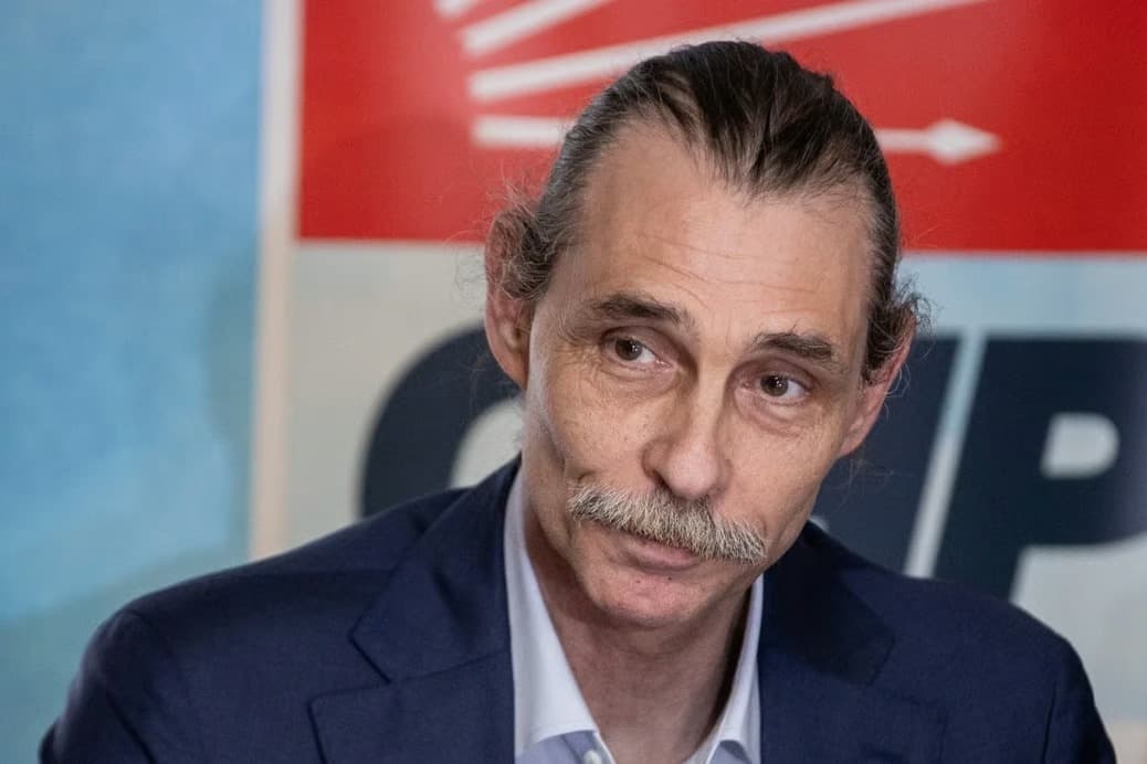 Erdal Beşikçioğlu gözaltına alındı  