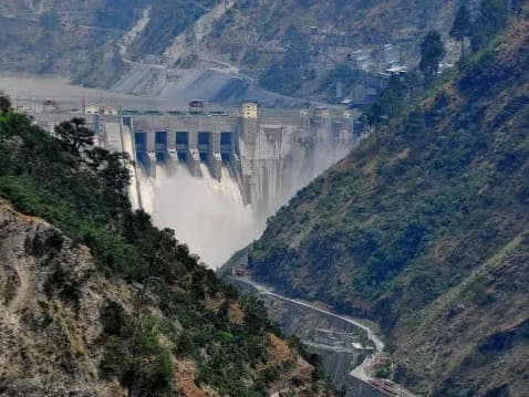 Hindistan Baglihar Barajı'ndan su akışını kesti