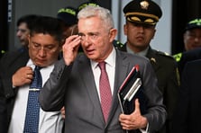 Álvaro Uribe tanıklara müdahale suçundan 12 yıl hapis cezasıyla karşı karşıya