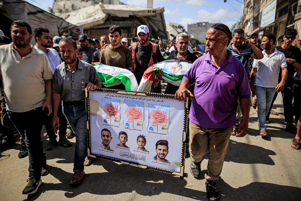Gazze'de yas günü: 100 şehit için cenaze töreni 