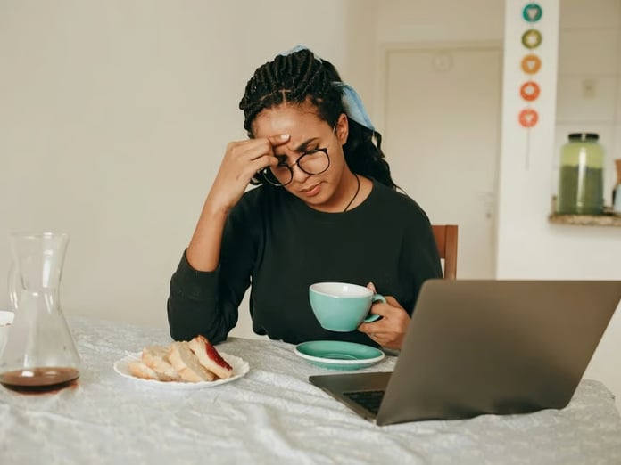 Oruçlu olduğunu unutarak yemek-içmek orucu bozar mı? Diyanet ile unutarak yemek ve içmek orucu bozuyor mu?