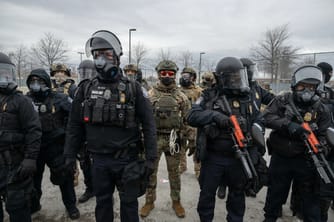 Pentagon Puts 1,500 Troops on Standby for Minnesota