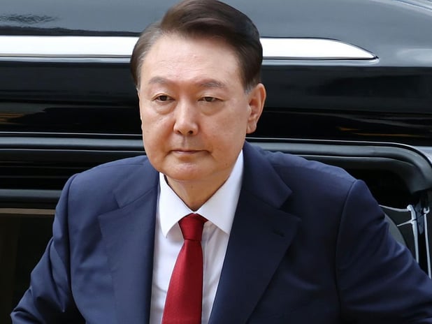 Eski Güney Kore Devlet Başkanı Yoon hakkında zorla getirme kararı