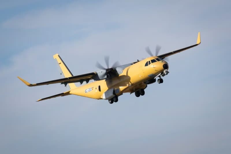 İspanya’nın ilk C295 SAR uçağı Sevilla’da test uçuşlarına başladı