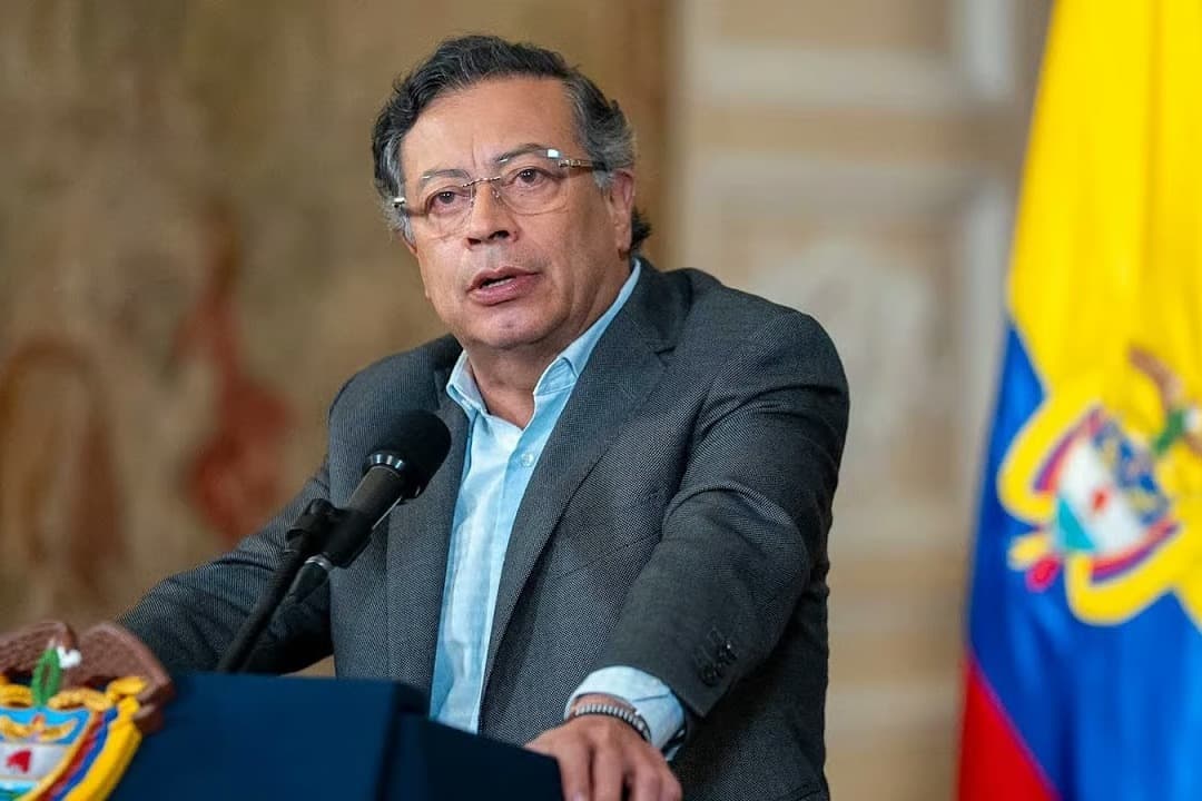 Petro ABD'nin tehditlerini ciddiye alıyor