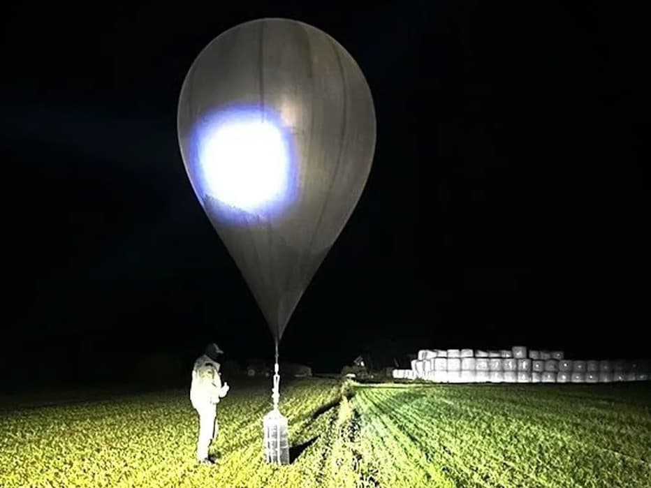 Kaçak sigara balonları sınırı kapattırdı