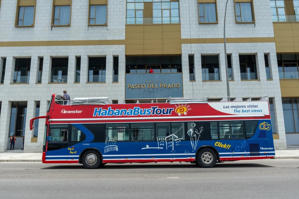 Küba ekonomisine ağır darbe: Dev otel zincirleri adadan çekiliyor