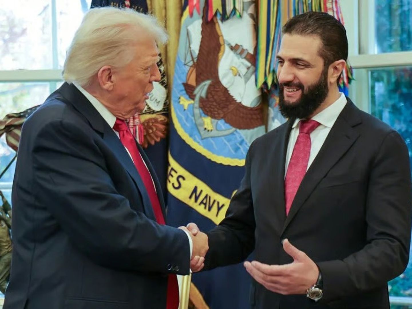 Trump Suriye Cumhurbaşkanı Şara'yı Beyaz Saray'da ağırladı