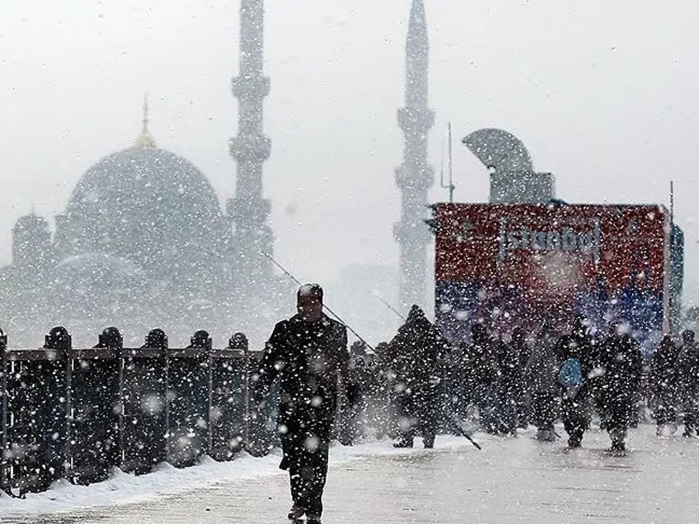 İstanbul'da kar yağışı etkili oldu