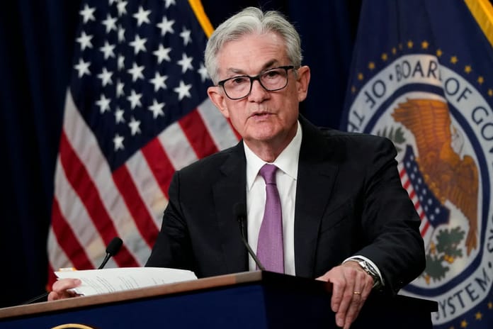 Fed Başkanı Powell faizleri indirmesi için baskı yapıldığını duyurdu