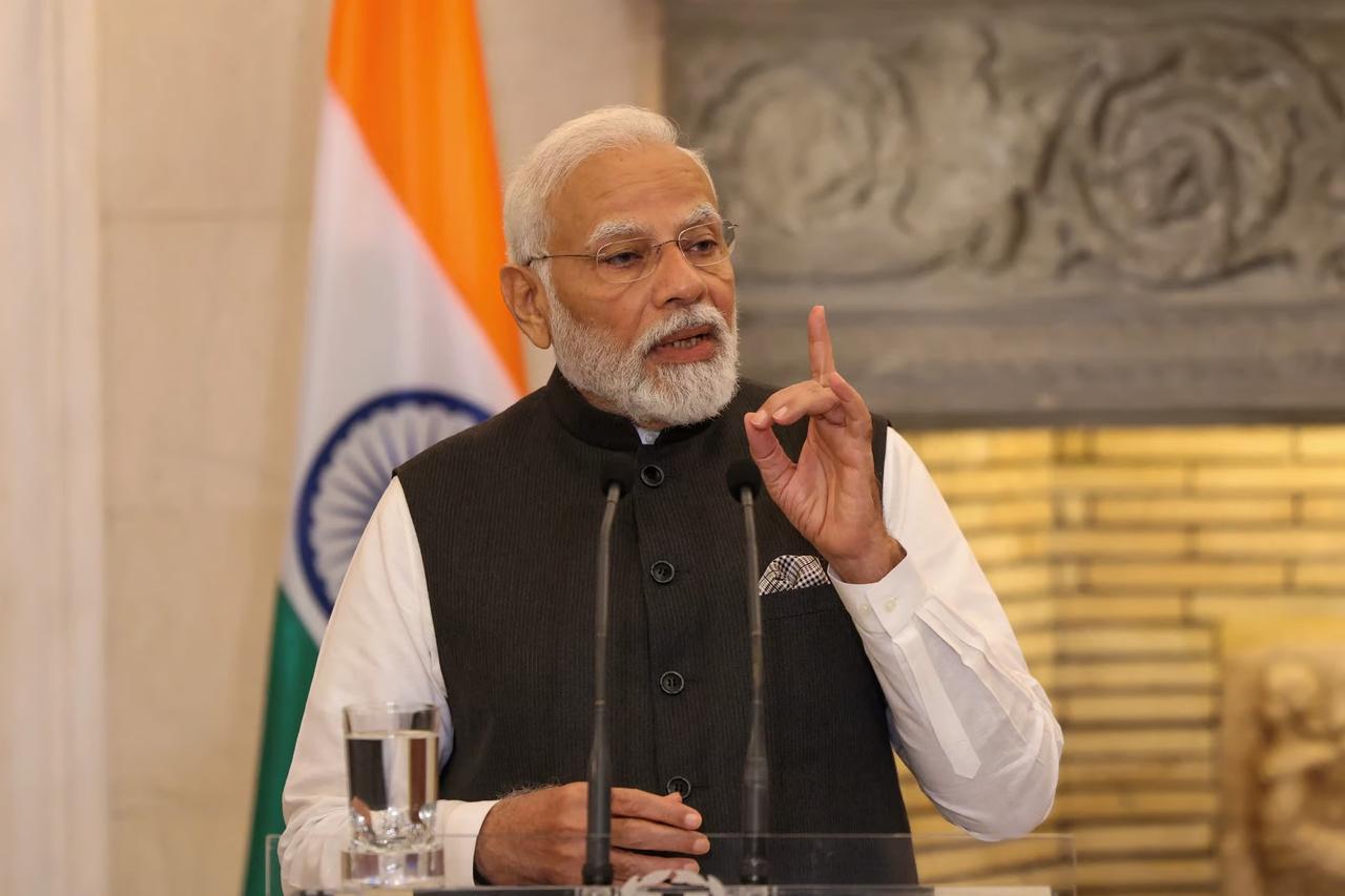 Modi'den tasarruf çağrısı: Evden çalışın