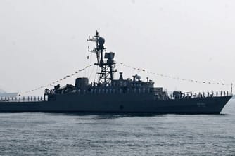 U.S. Submarine Sinks Iranian Warship in International Waters