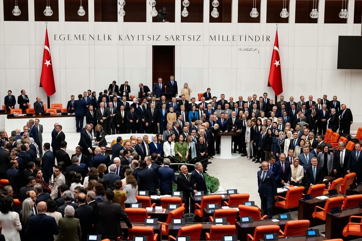 Çerçeve yasa oylamasında kim ne oy verdi?