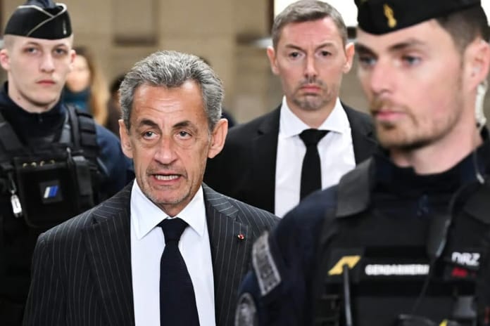 Eski Fransa Cumhurbaşkanı Sarkozy'nin hapis cezası başladı