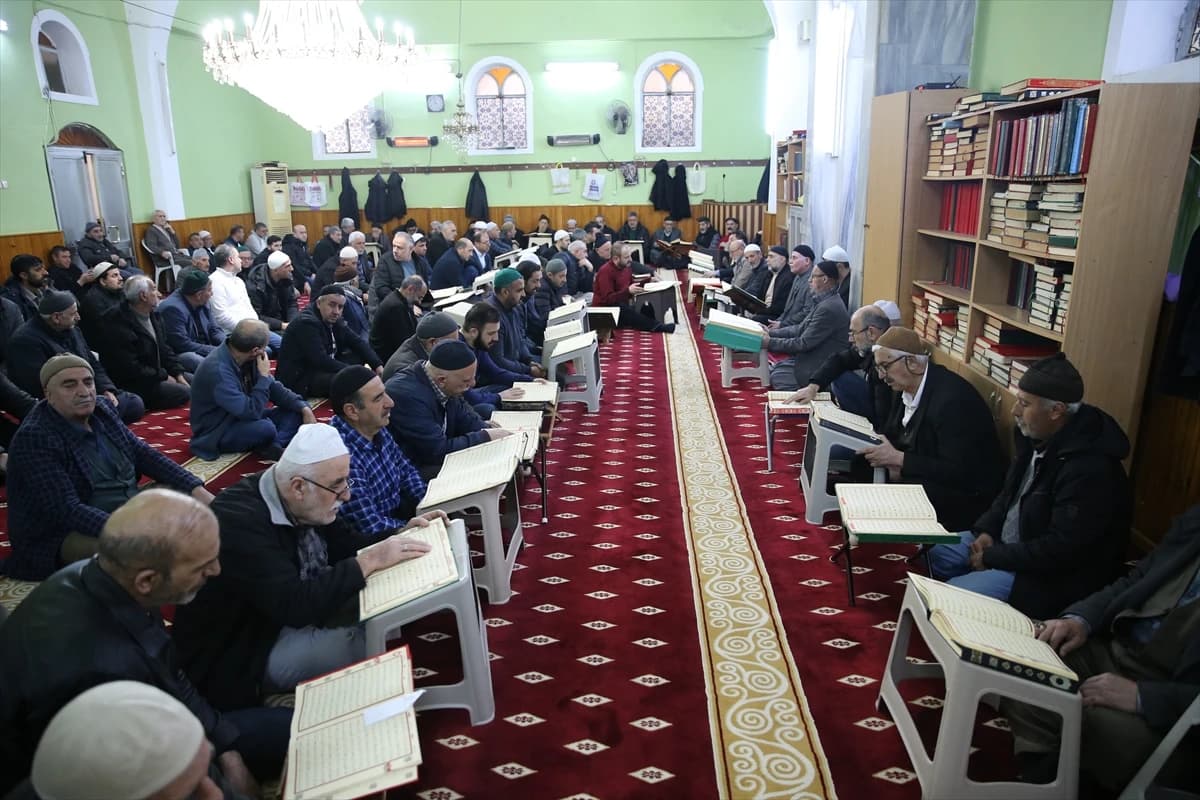 Siirt, Şırnak ve Batman'daki tarihi camilerde asırlık mukabele geleneği yaşatılıyor