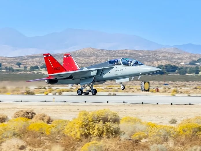 ABD Hava Kuvvetleri, ilk T-7A Red Hawk eğitim uçağını teslim aldı