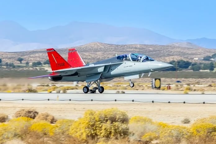 ABD Hava Kuvvetleri, ilk T-7A Red Hawk eğitim uçağını teslim aldı