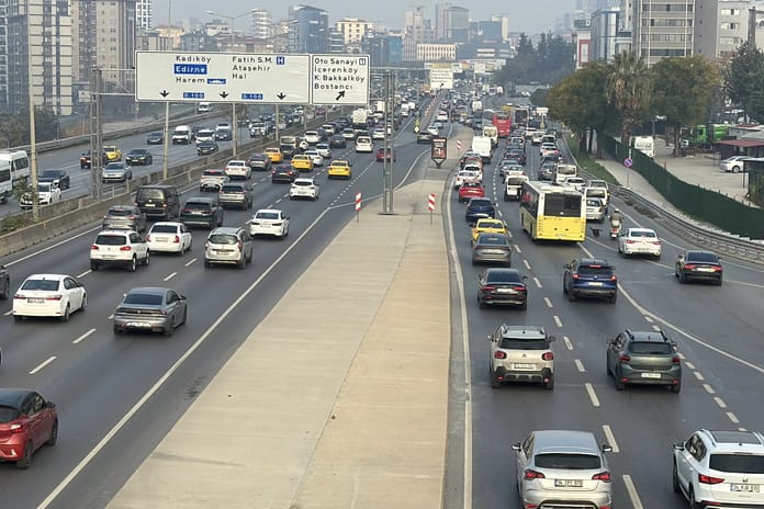 İstanbul'da hangi yollar kapalı? 28 Kasım İstanbul'da kapalı yollar ve alternatif güzergahlar neler?