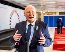 AB Komisyonu’ndan Katar bağlantılı soruşturmada üst düzey yetkiliye ceza