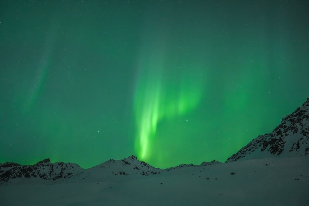 Alaska semalarında görsel şölen: Kuzey Işıkları görüntülendi