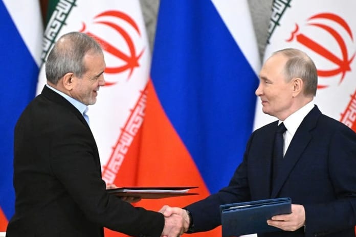 İran ve Rusya uzun vadeli stratejik ortaklık anlaşmasını yürürlüğe koydu