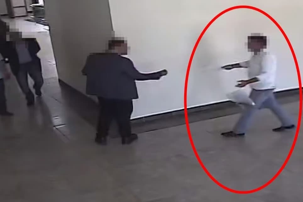 Sivrihisar Belediye Başkanı’na yumruklu saldırı girişimi: Başkan Yardımcısı yaralandı