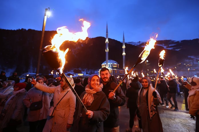 Eşsiz manzara önünde hatıra fotoğrafları