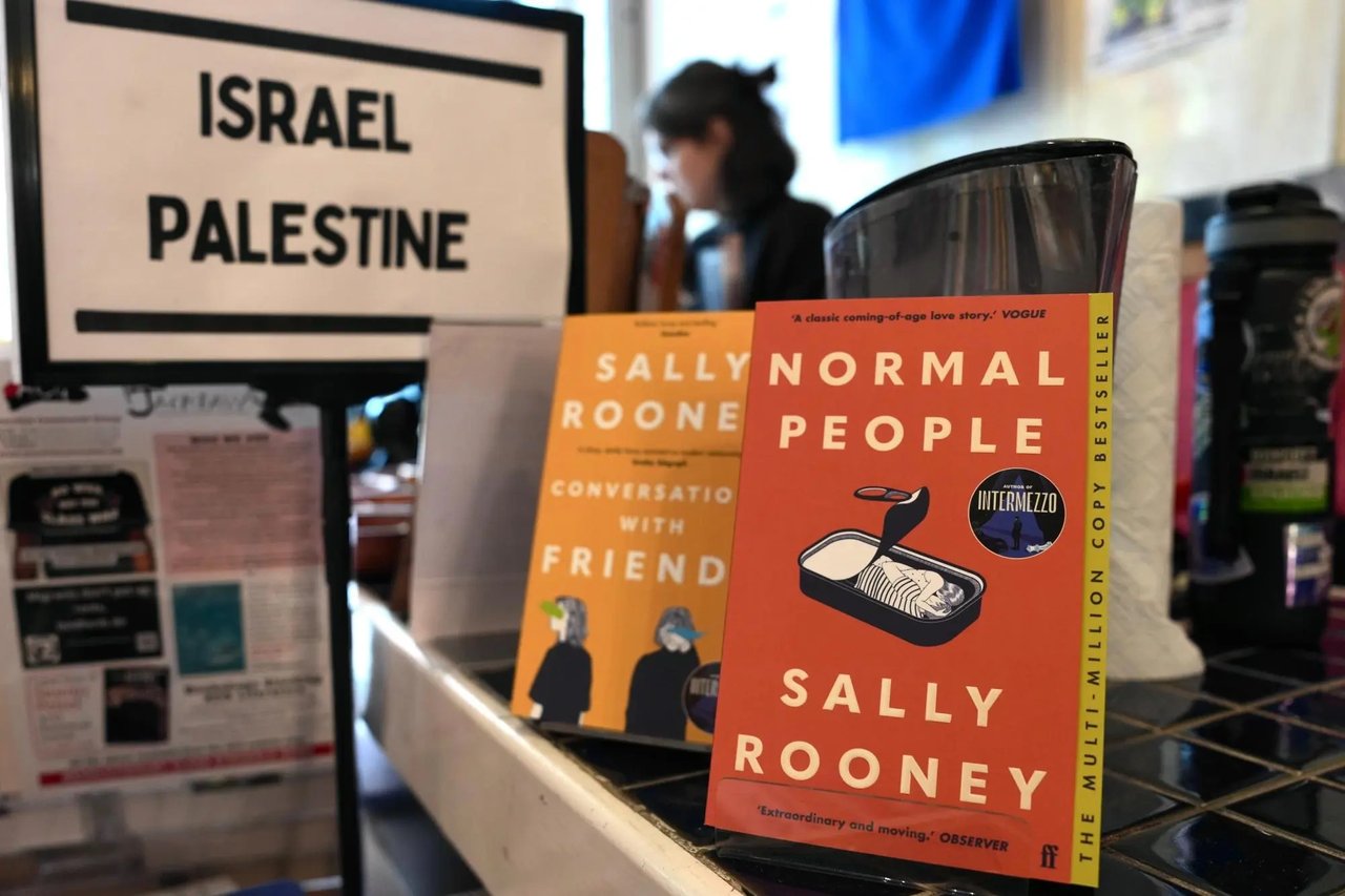 Filistin’e desteği nedeniyle Sally Rooney’nin kitapları İngiltere’den çekiliyor