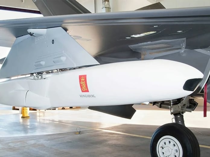 Japonya F-35A savaş uçakları için ilk Joint Strike Missile seyir füzelerini teslim aldı