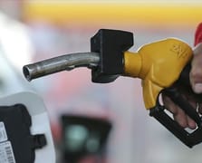 18 Ekim 2025 benzin fiyatları: Tabelalar değişiyor! Benzine indirim yolda 