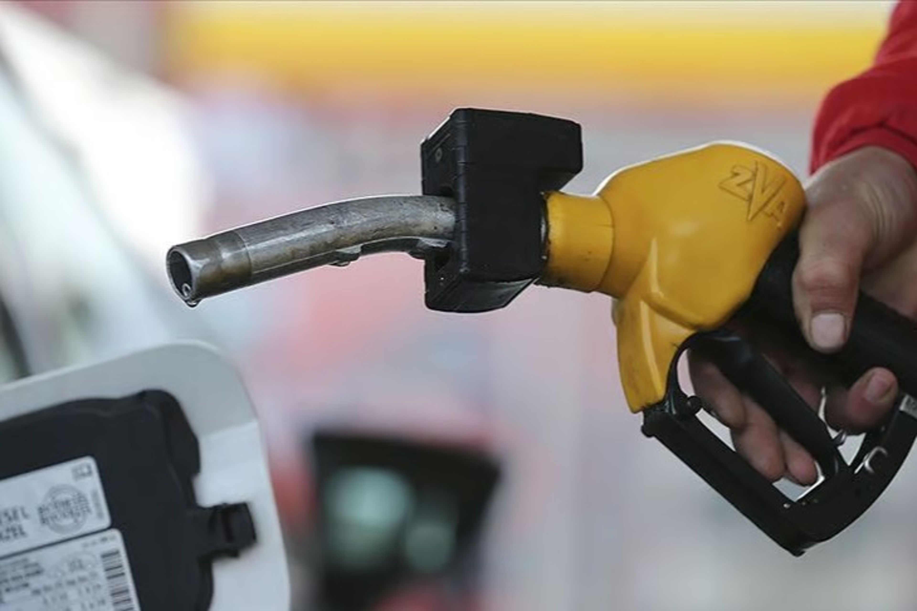 18 Ekim 2025 benzin fiyatları: Tabelalar değişiyor! Benzine indirim yolda 